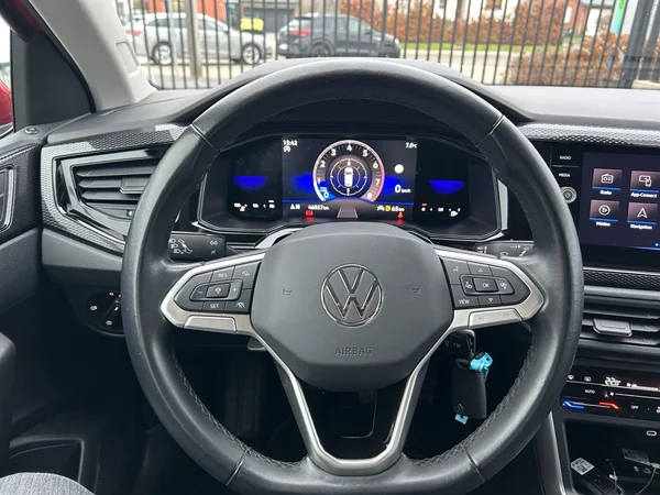 VOLKSWAGEN Taigo (2022) — foto 10 van 11