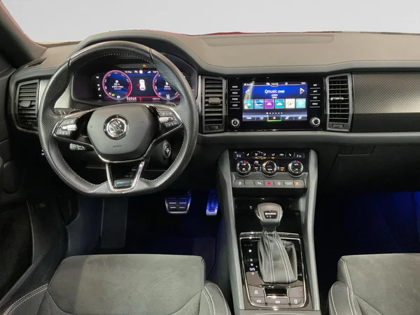 SKODA Kodiaq (2024) — foto 2 van 22