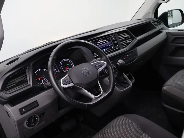 Volkswagen Transporter (2024) — foto 4 van 30