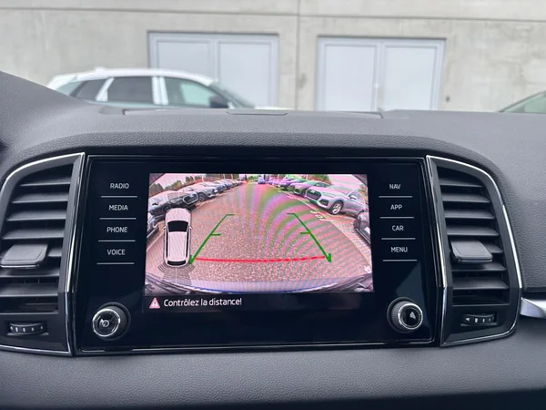 SKODA Karoq (2018) — foto 8 van 21