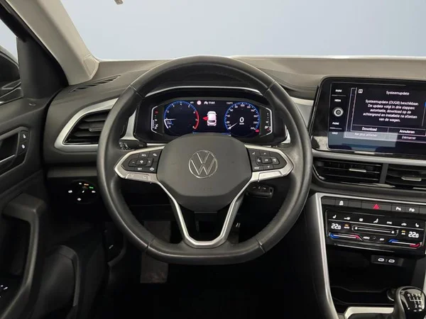 VOLKSWAGEN T-Roc (2023) — foto 6 van 24