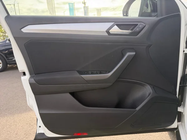 VOLKSWAGEN T-Roc (2023) — foto 8 van 24