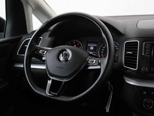 VOLKSWAGEN Sharan (2022) — foto 13 van 27