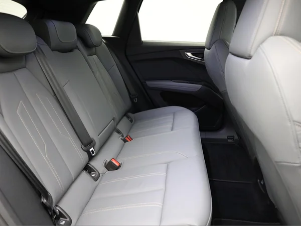 AUDI Q4 e-tron (2024) — foto 26 van 26
