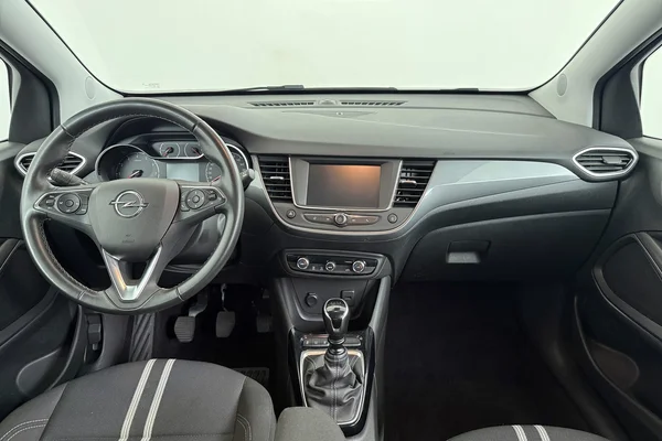 Opel Crossland (2023) — foto 10 van 25