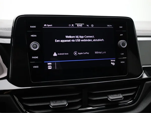 VOLKSWAGEN T-Roc (2023) — foto 13 van 23
