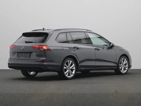 VOLKSWAGEN Golf VIII SW (2024) — foto 12 van 19