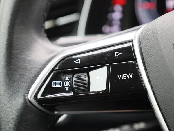 Audi A6 (2022) — foto 11 van 45