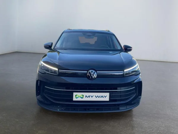 VOLKSWAGEN Tiguan (2024) — foto 12 van 29