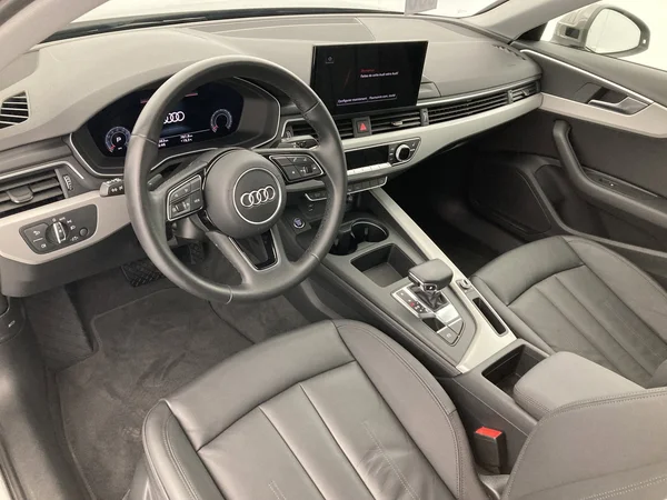 AUDI A4 (2022) — foto 5 van 36