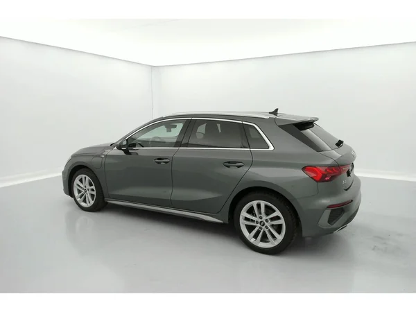 AUDI A3 Sportback PHEV (2022) — foto 29 van 37
