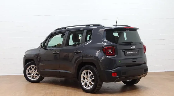 Jeep Renegade (2024) — foto 21 van 27