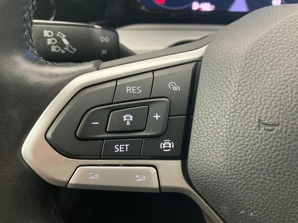 VOLKSWAGEN Golf VIII SW (2022) — foto 3 van 36