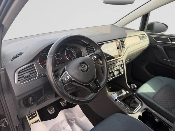 VOLKSWAGEN Golf Sportsvan (2020) — foto 17 van 19