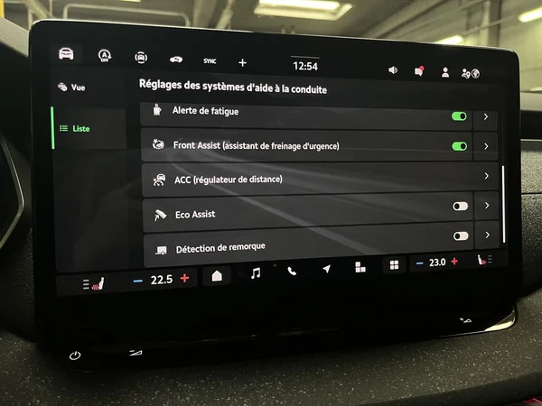 SKODA Octavia Combi (2024) — foto 9 van 22