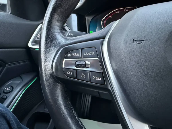 Bmw 318 (2021) — foto 9 van 26