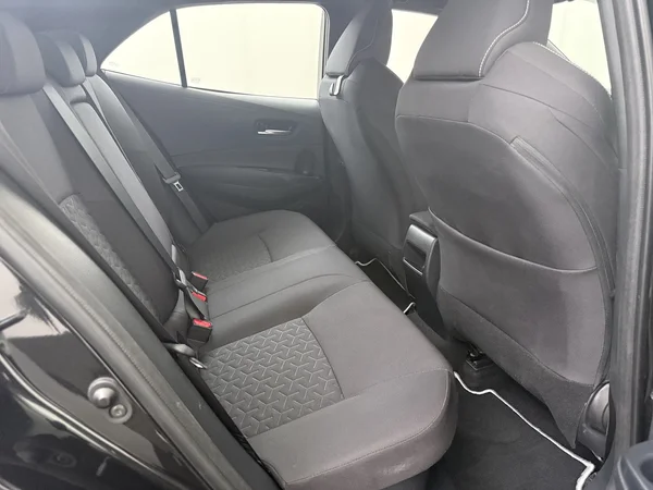 TOYOTA Corolla (2023) — foto 2 van 26