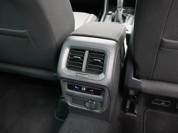 Volkswagen Tiguan (2024) — foto 17 van 28
