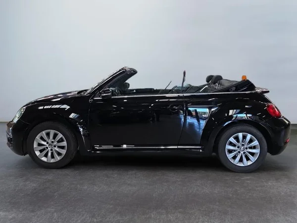 VOLKSWAGEN Beetle Cabriolet (2017) — foto 29 van 31