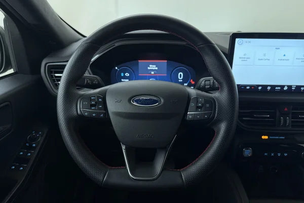 Ford Kuga FHEV (2025) — foto 2 van 22