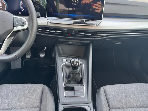 VOLKSWAGEN Golf VIII SW (2024) — foto 16 van 19