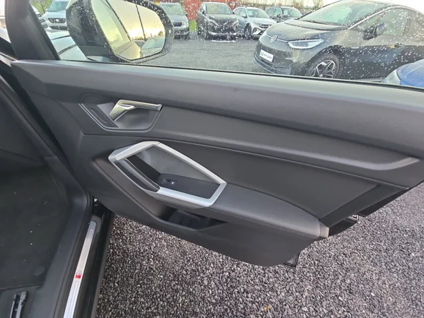 AUDI Q3 (2023) — foto 11 van 24