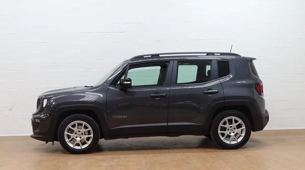 Jeep Renegade (2024) — foto 25 van 27