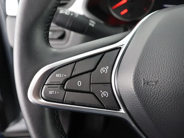 RENAULT Captur (2022) — foto 9 van 28