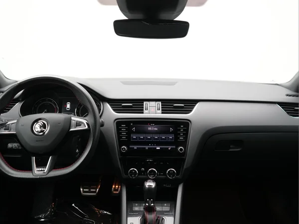 SKODA Octavia SW RS (2018) — foto 5 van 29