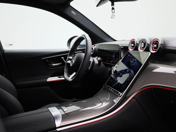 Mercedes-Benz GLC (2025) — foto 31 van 46