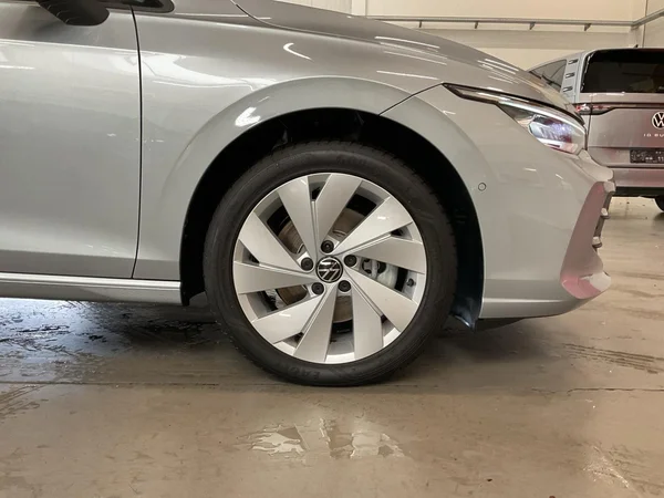VOLKSWAGEN Golf VIII eHybrid (PHEV) (2025) — foto 15 van 22