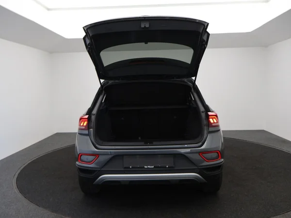 VOLKSWAGEN T-Roc (2023) — foto 16 van 25