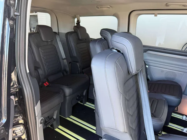 Ford Tourneo Custom — foto 21 van 21