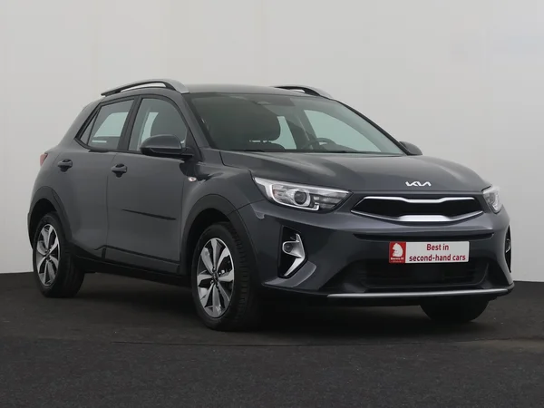 KIA Stonic (2023) — foto 18 van 23