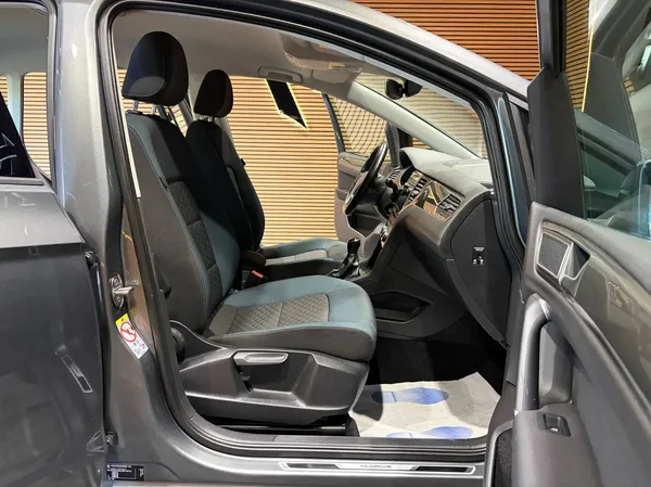 Volkswagen Golf (2020) — foto 13 van 28