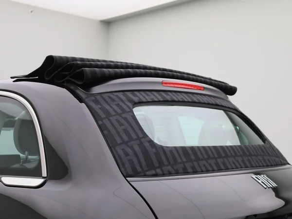 Fiat 500C (2023) — foto 6 van 40