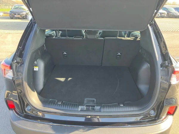 FORD Kuga (2024) — foto 4 van 24