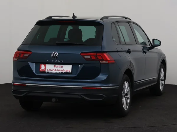 VOLKSWAGEN Tiguan (2022) — foto 22 van 28