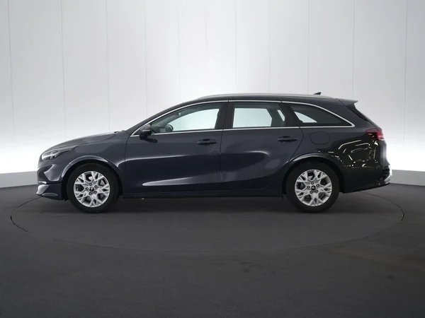 Kia cee'd (2024) — foto 12 van 22
