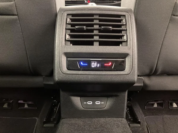 VOLKSWAGEN Golf VIII SW (2022) — foto 22 van 36