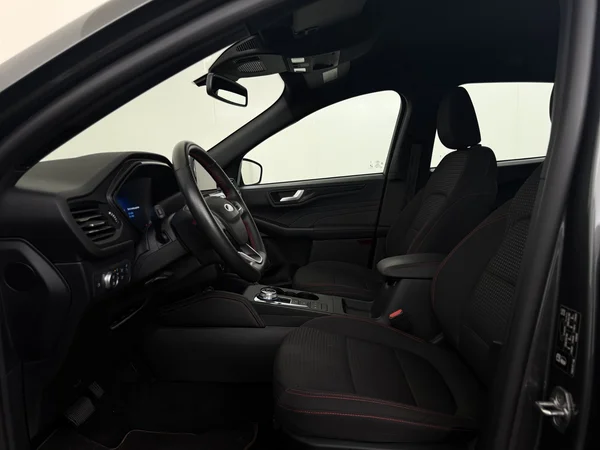 FORD Kuga (2023) — foto 2 van 30