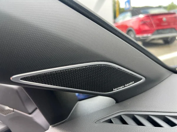 VOLKSWAGEN Golf VIII R (2025) — foto 17 van 24