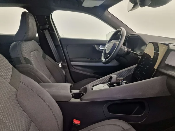 Polestar 2 (2023) — foto 14 van 17
