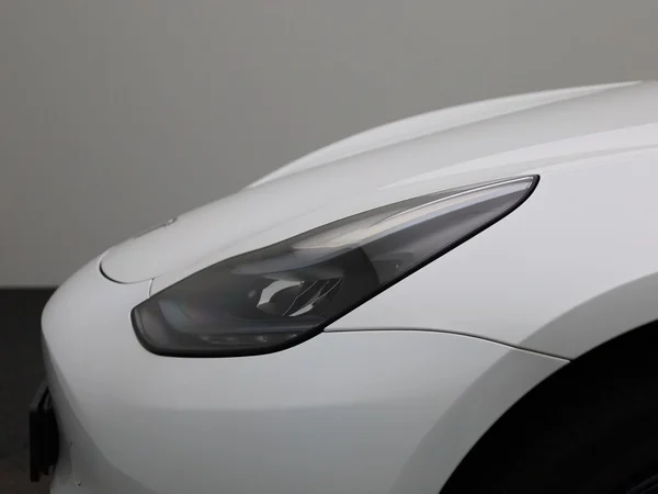 Tesla Model 3 (2023) — foto 6 van 44