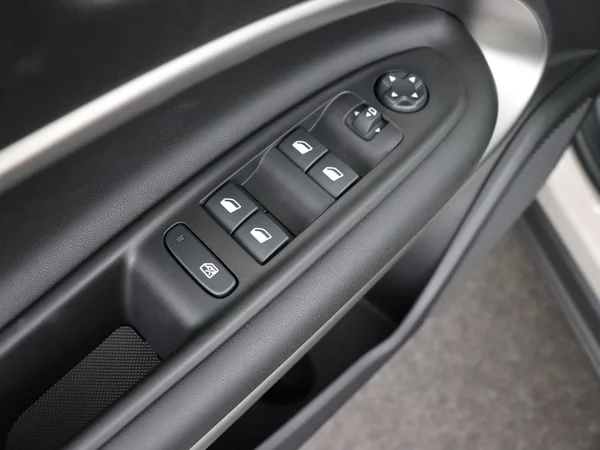 JEEP Avenger (2024) — foto 21 van 30