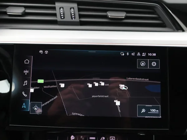 Audi e-tron (2021) — foto 7 van 29