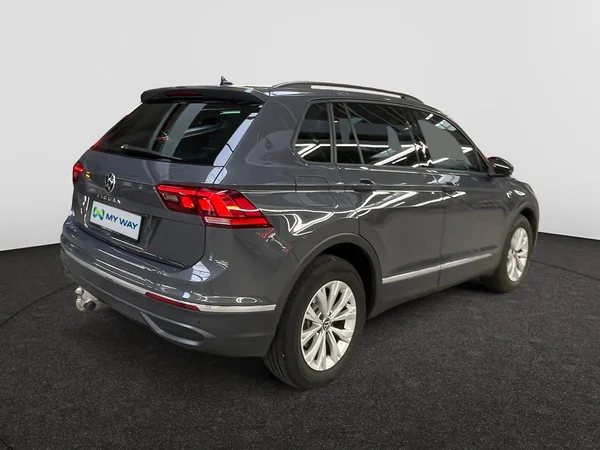 VOLKSWAGEN Tiguan (2022) — foto 22 van 24