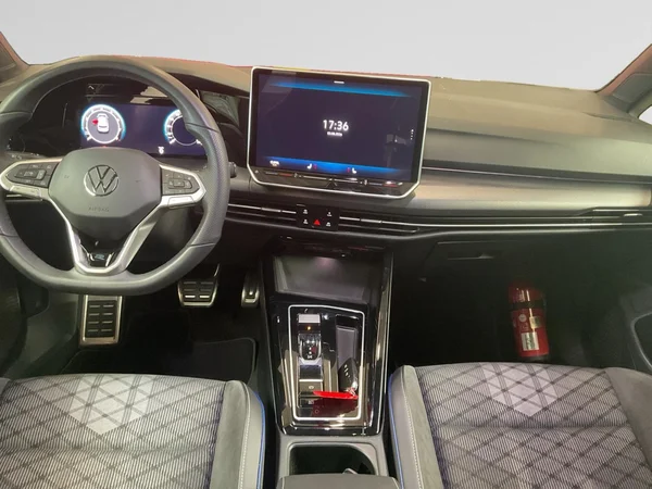 VOLKSWAGEN Golf VIII (2025) — foto 2 van 22