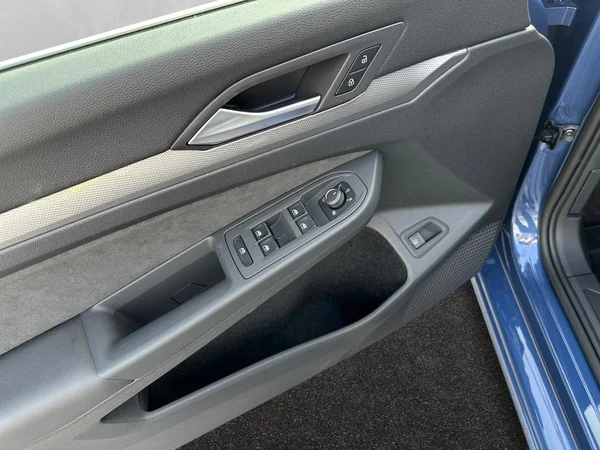 VOLKSWAGEN Golf VIII (2024) — foto 7 van 16