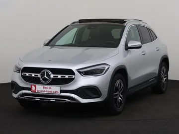 MERCEDES GLA 180 (2022)